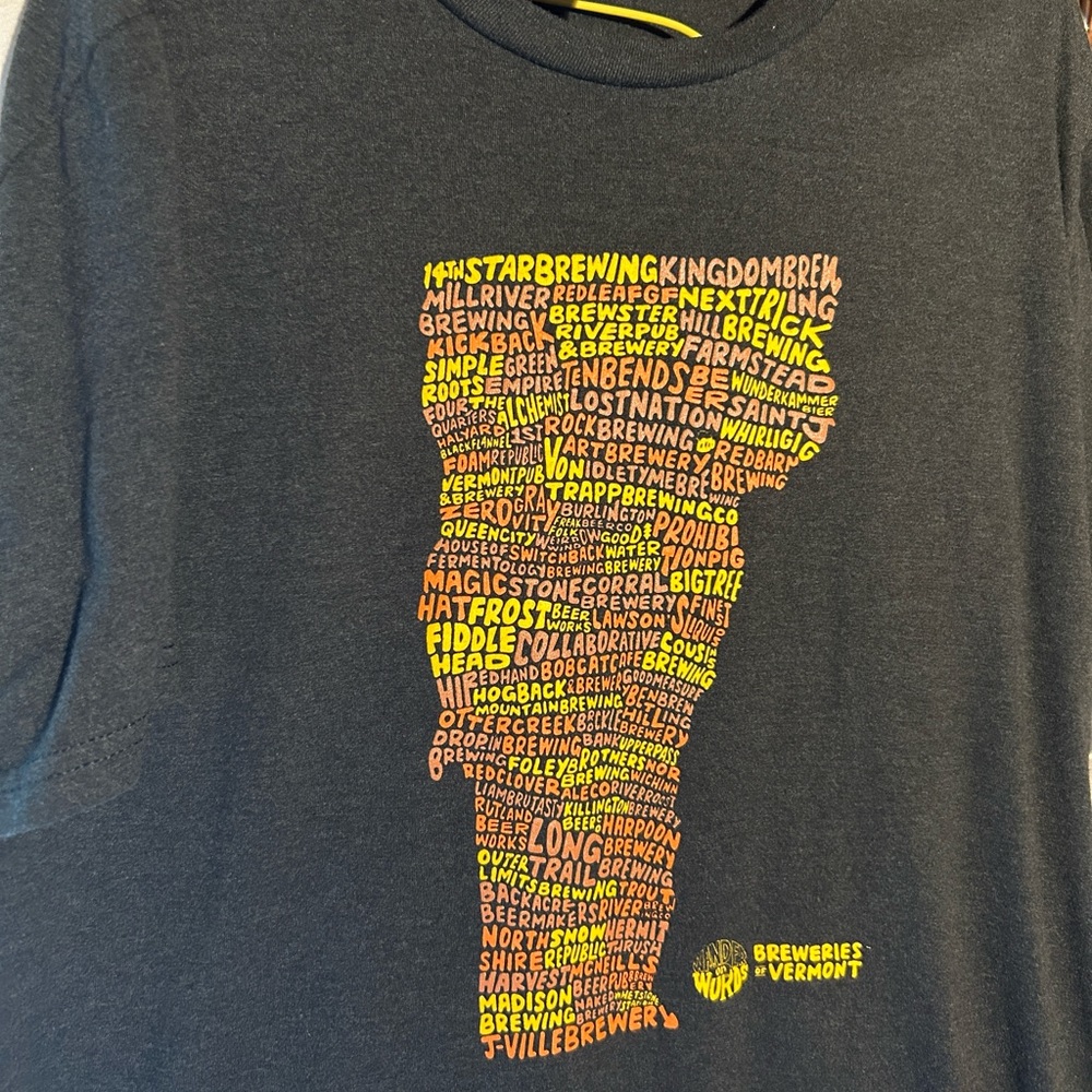Women’s size small tshirt Breweries of VT